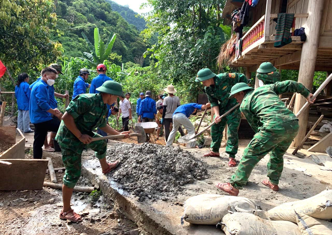 Tuổi trẻ Nghệ An góp sức mình đến những huyện miền núi biên giới, đến với bà con dân tộc thiểu số khó khăn.