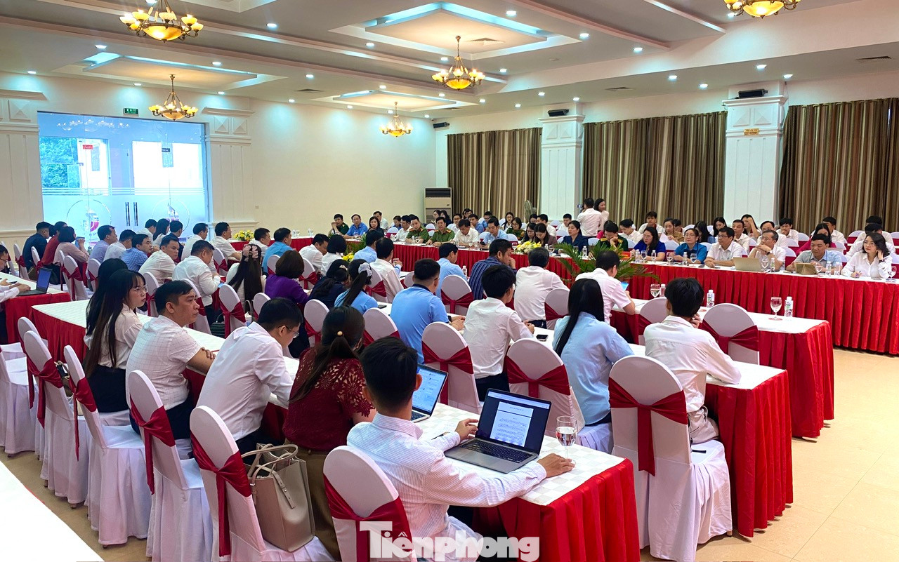 Các đại biểu tham gia hội thảo. Các đại biểu tham gia hội thảo.