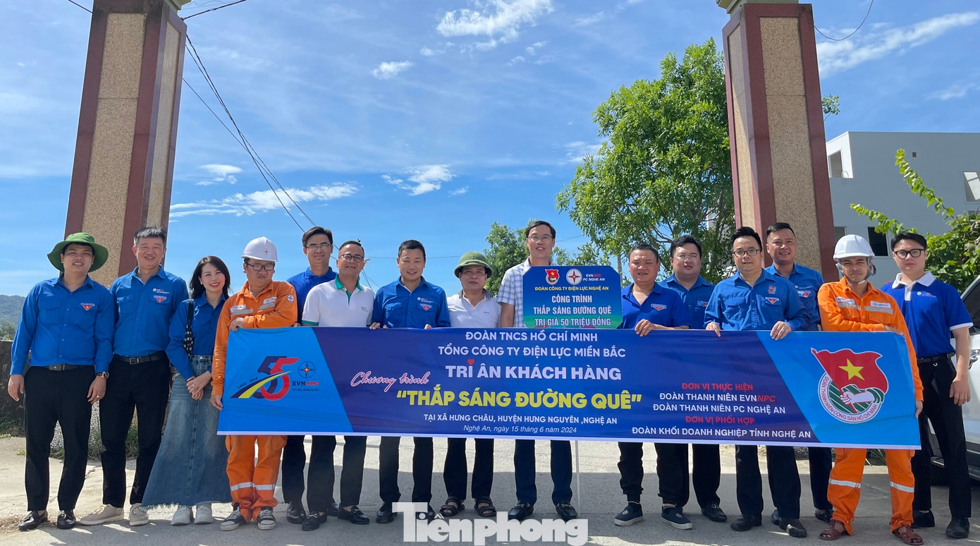 Khởi công công trình Thắp sáng đường quê tại xã Châu Nhân, huyện Hưng Nguyên. Khởi công công trình Thắp sáng đường quê tại xã Châu Nhân, huyện Hưng Nguyên.