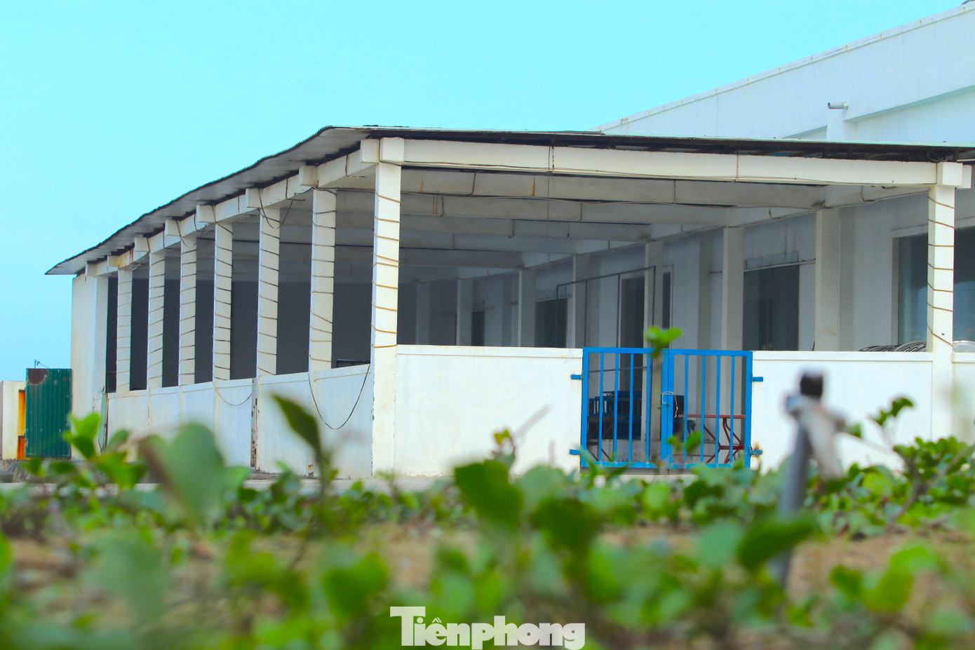 Nhà hàng được xây dựng kiên cố và hoạt động từ khá lâu. Nhà hàng được xây dựng kiên cố và hoạt động từ khá lâu.