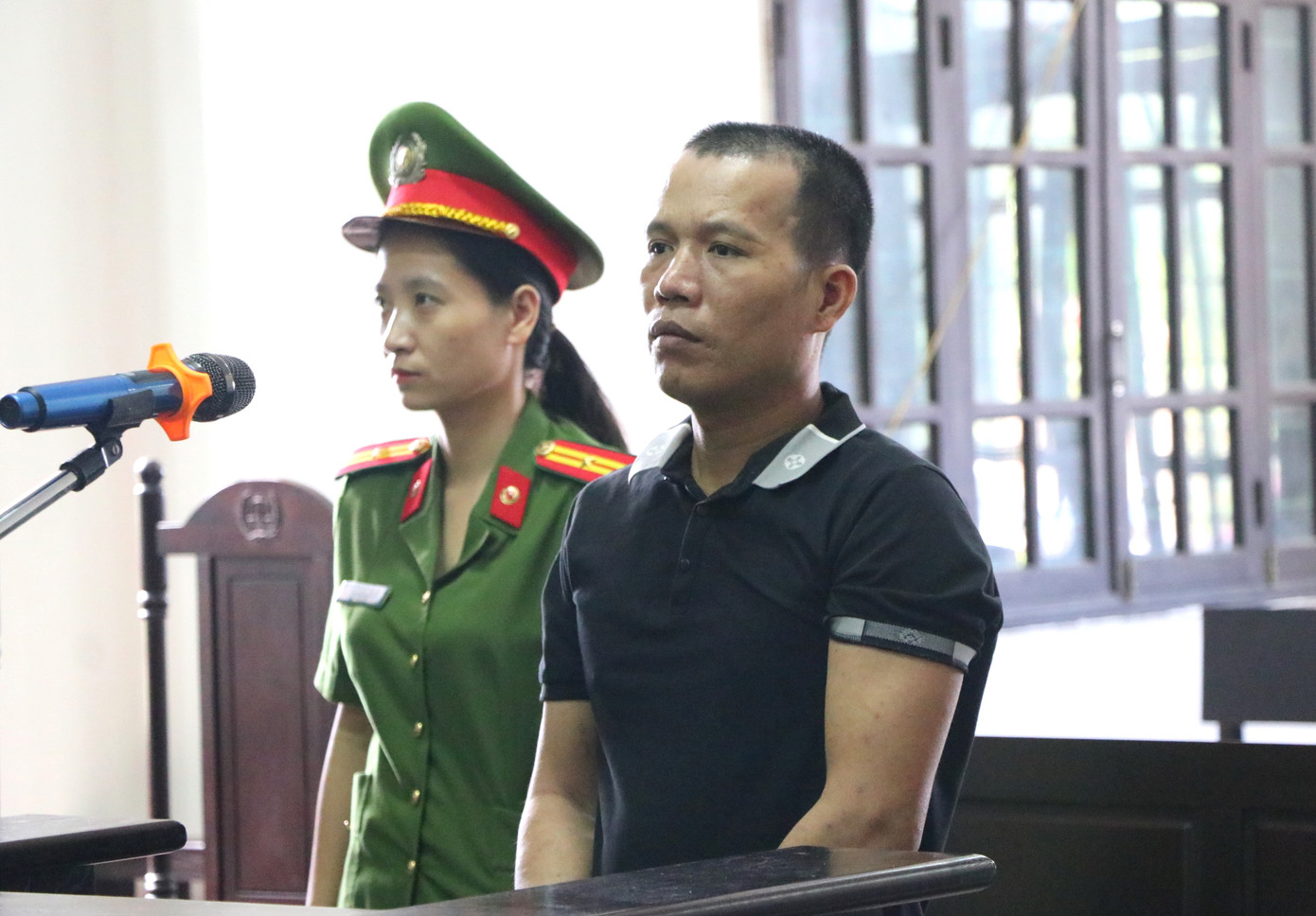 Bị cáo Đinh Khương Linh tại phiên tòa. Bị cáo Đinh Khương Linh tại phiên tòa.