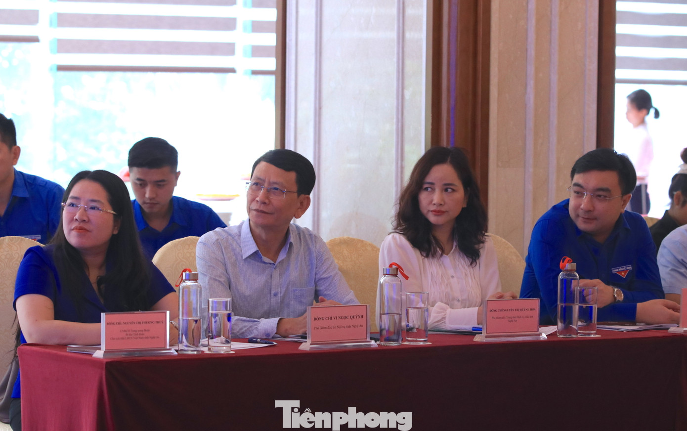 Các đại biểu, đoàn viên thanh niên tham dự chương trình. Các đại biểu, đoàn viên thanh niên tham dự chương trình.