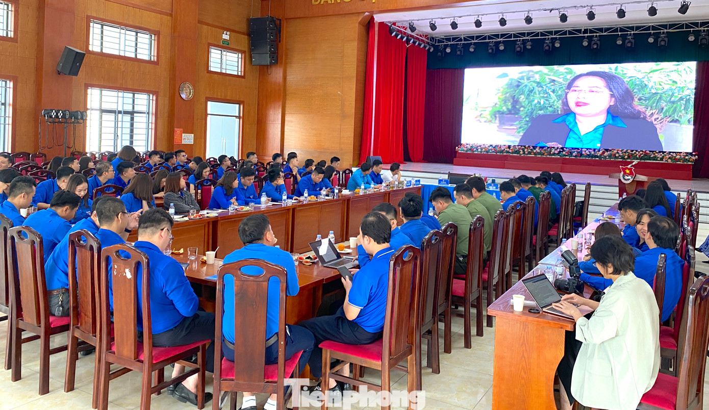 Toàn cảnh hội nghị. Toàn cảnh hội nghị.