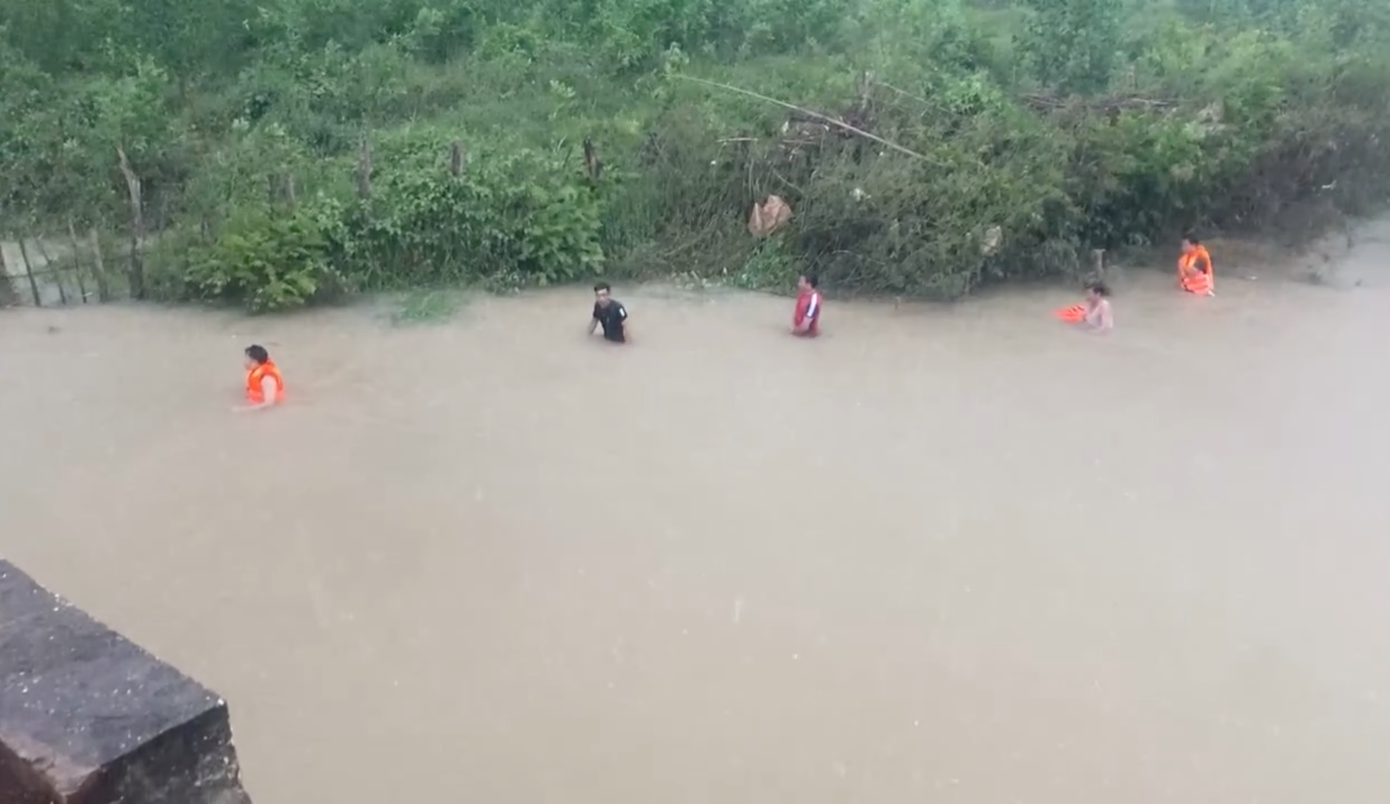 Tìm kiếm nạn nhân