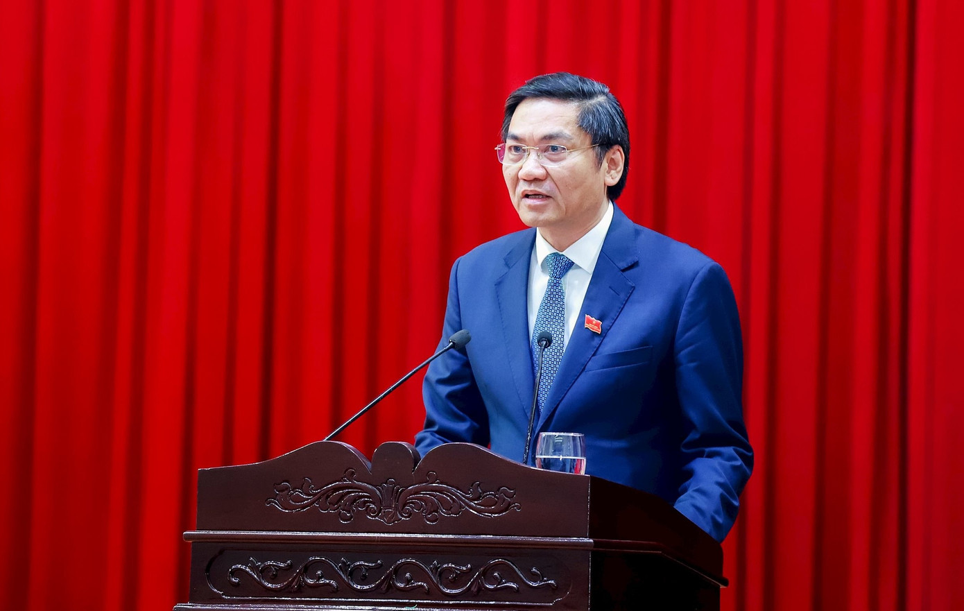 Ông Hoàng Nghĩa Hiếu - Phó Bí thư Thường trực Tỉnh ủy, Chủ tịch HĐND tỉnh Nghệ An phát biểu tại kỳ họp. Ông Hoàng Nghĩa Hiếu - Phó Bí thư Thường trực Tỉnh ủy, Chủ tịch HĐND tỉnh Nghệ An phát biểu tại kỳ họp.