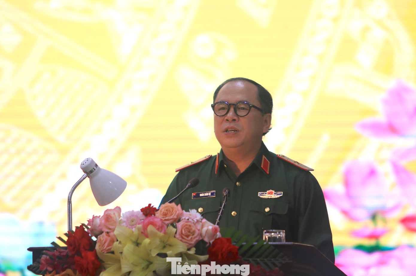 Thiếu tướng Đoàn Xuân Bộ - Tổng Biên tập Báo Quân đội nhân dân phát biểu tại buổi Hội thảo. Thiếu tướng Đoàn Xuân Bộ - Tổng Biên tập Báo Quân đội nhân dân phát biểu tại buổi Hội thảo.