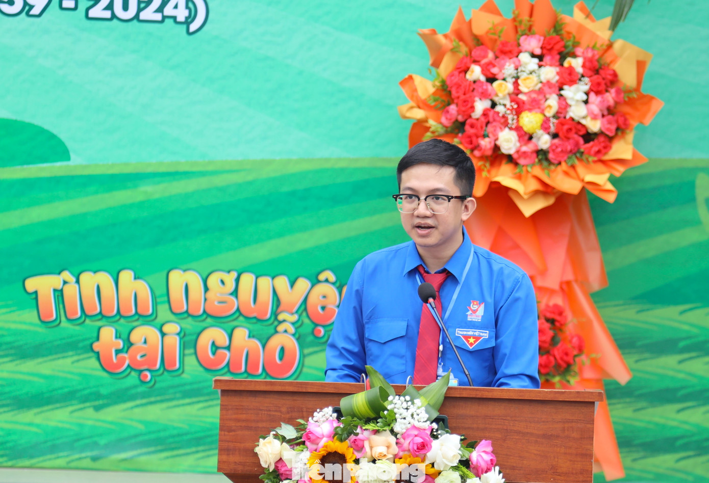 Anh Nguyễn Thái Dũng - Uỷ viên Ban Thường vụ Tỉnh Đoàn Nghệ An, Bí thư Đoàn Trường Đại học Vinh phát biểu tại lễ ra quân Chiến dịch Thanh niên tình nguyện Hè 2024. Anh Nguyễn Thái Dũng - Uỷ viên Ban Thường vụ Tỉnh Đoàn Nghệ An, Bí thư Đoàn Trường Đại học Vinh phát biểu tại lễ ra quân Chiến dịch Thanh niên tình nguyện Hè 2024.