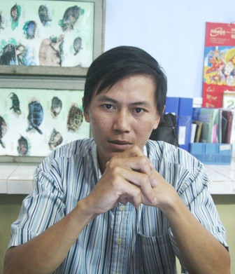 Th.s. Võ Đình Ba được giao chính nhiệm vụ xử lý phần đầu bò tót làm mẫu vật bảo tàng