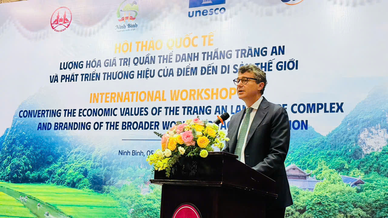 Ông Jonathan Baker, Trưởng đại diện UNESCO tại Việt Nam phát biểu tại hội thảo. Ảnh: Thanh Bình.
