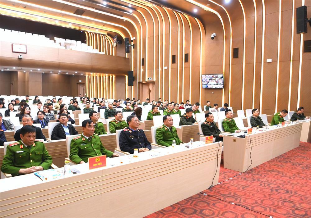 Thứ trưởng Lê Văn Tuyến cùng các đại biểu dự Hội nghị. Thứ trưởng Lê Văn Tuyến cùng các đại biểu dự Hội nghị.