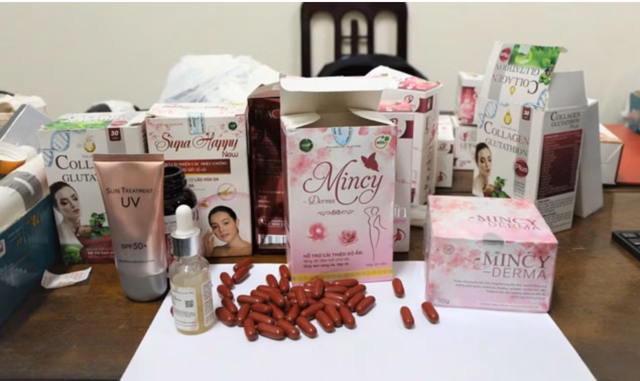 Thực phẩm chức năng, mỹ phẩm liên quan tới vụ án. Ảnh: Công an Nam Định.
