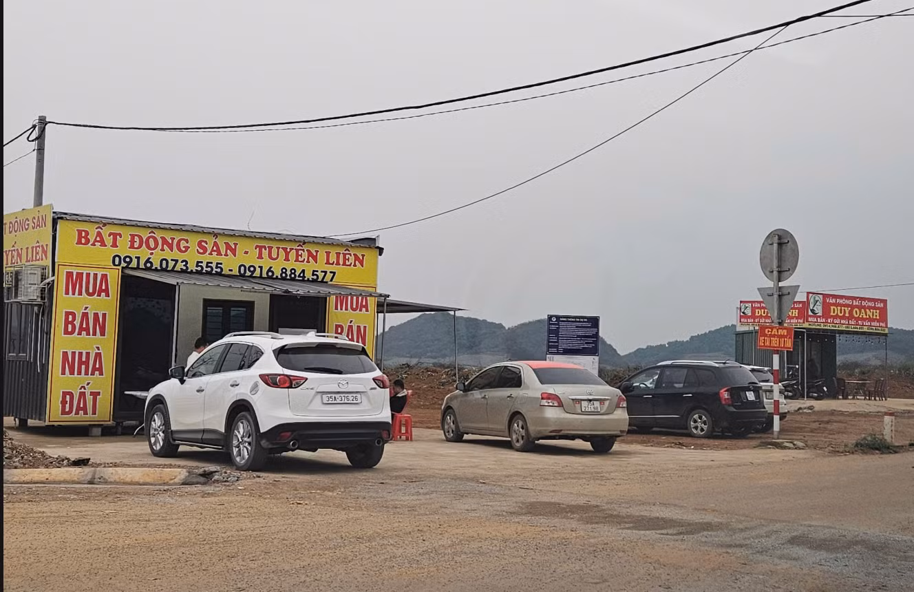 Hình ảnh các địa điểm giao dịch đất đai mọc lên trên địa bàn TP Hoa Lư.