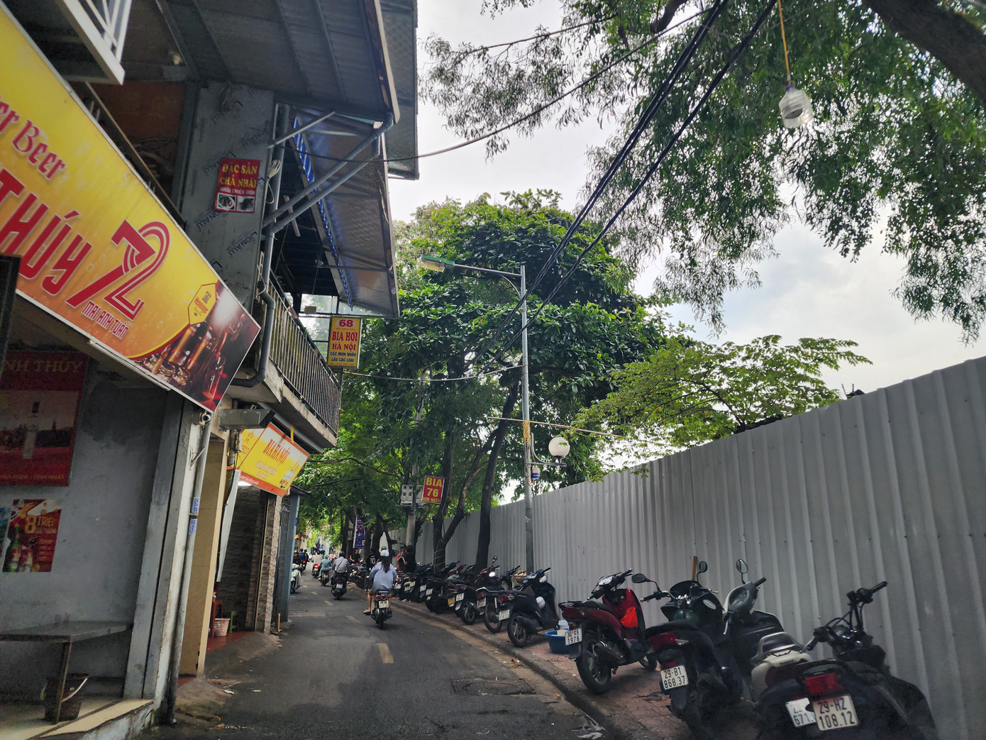 Từ tháng 7/2024, toàn bộ khu vực hồ Đống Đa (hay gọi là hồ Hoàng Cầu trên địa bàn quận Đống Đa) được quây rào để thực hiện Dự án cải tạo đồng bộ hạ tầng kỹ thuật cảnh quan đô thị hồ Đống Đa.