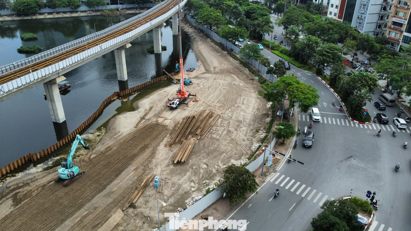 Từ tháng 7/2024, toàn bộ khu vực hồ Đống Đa (hay gọi là hồ Hoàng Cầu trên địa bàn quận Đống Đa) được quây rào để thực hiện Dự án cải tạo đồng bộ hạ tầng kỹ thuật cảnh quan đô thị hồ Đống Đa. Dự án có tổng mức đầu tư hơn 297 tỷ đồng. Đơn vị trúng thầu thi công là Tổng Công ty CP Xuất nhập khẩu và Xây dựng Việt Nam (VINACONEX).