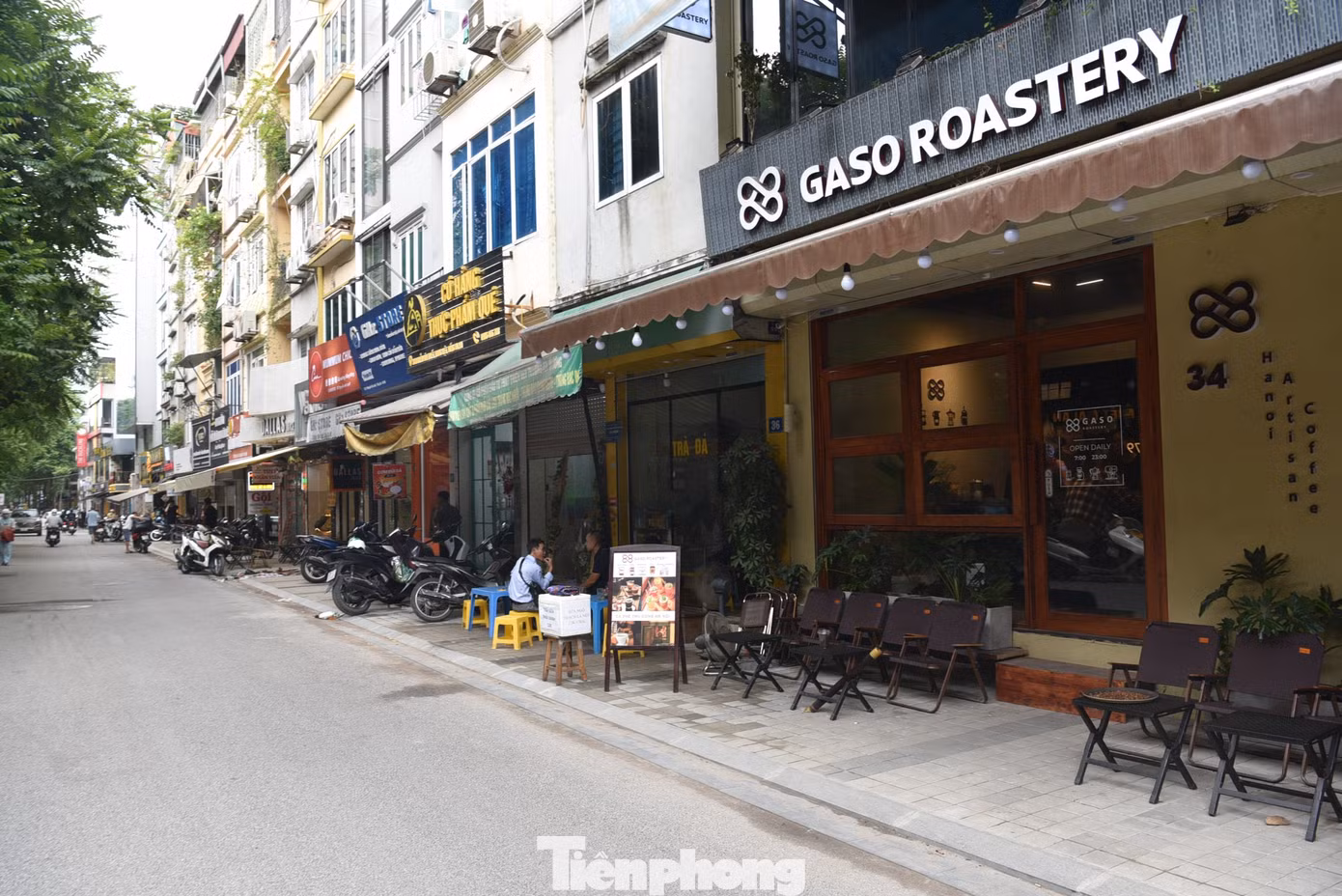UBND quận Đống Đa đã đề xuất thành phố Hà Nội đưa phố Nguyễn Văn Tuyết trở thành phố ẩm thực tương tự phố ẩm thực Tống Duy Tân tại quận Hoàn Kiếm. UBND quận Đống Đa đã đề xuất thành phố Hà Nội đưa phố Nguyễn Văn Tuyết trở thành phố ẩm thực tương tự phố ẩm thực Tống Duy Tân tại quận Hoàn Kiếm.