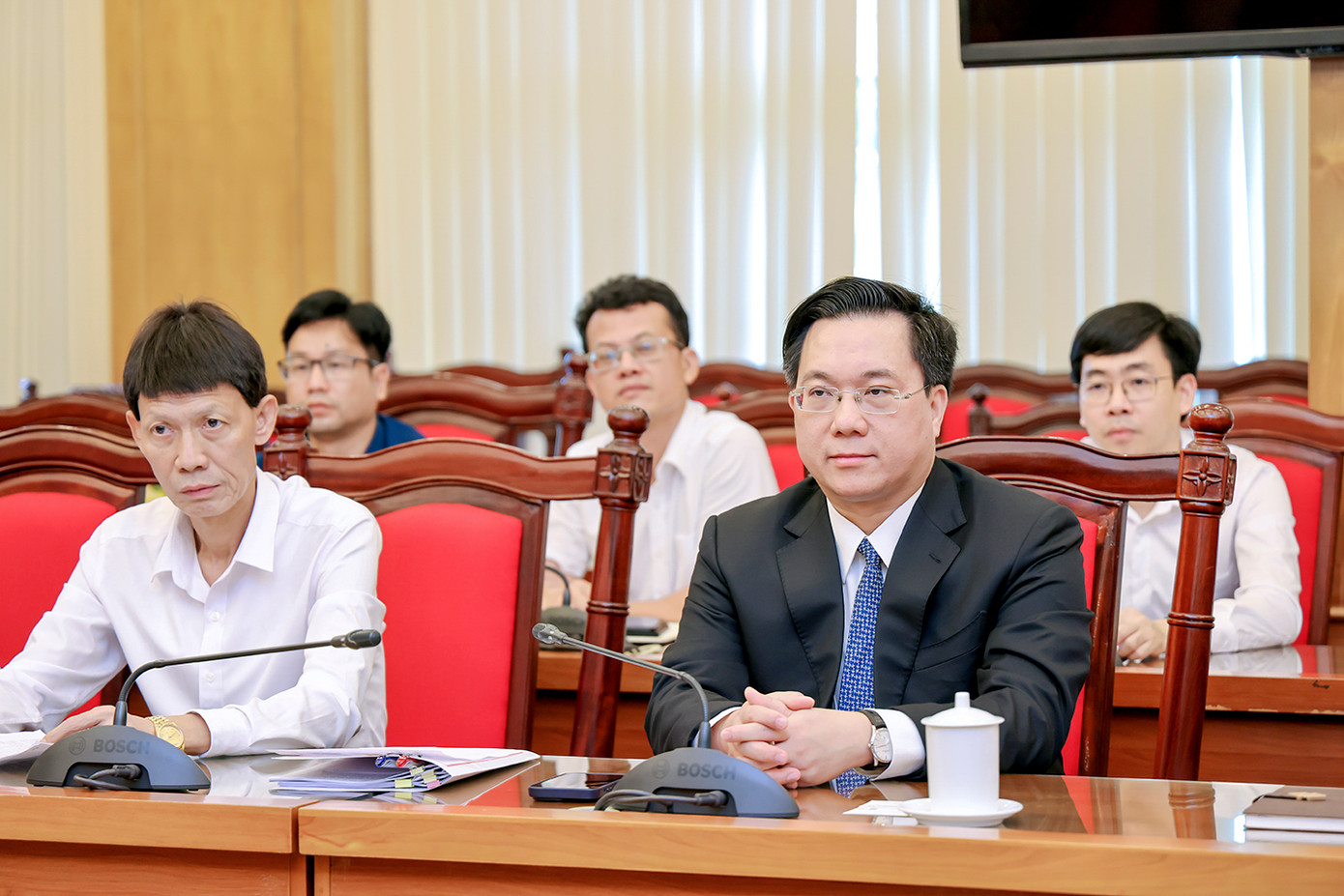 Chủ tịch Vĩnh Phúc Trần Duy Đông làm việc với Công ty TNHH KCN Thăng Long Vĩnh Phúc. Ảnh: Khánh Linh