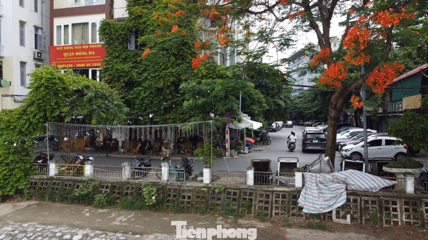 Khu vực hồ Hoàng Cầu sắp tới được chỉnh trang cải tạo, từ đó tạo nên một tuyến phố văn minh thương mại ẩm thực Khu vực hồ Hoàng Cầu sắp tới được chỉnh trang cải tạo, từ đó tạo nên một tuyến phố văn minh thương mại ẩm thực