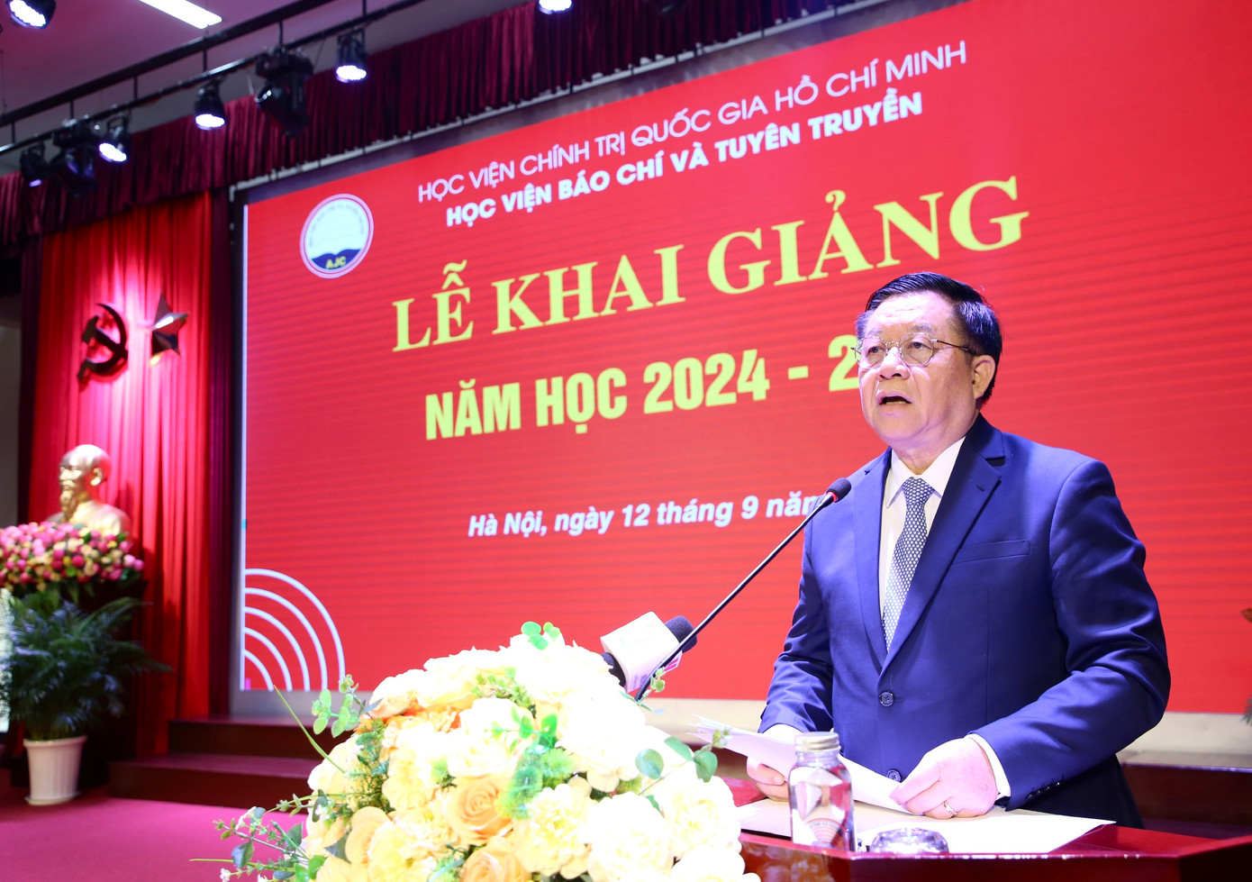 Trưởng Ban Tuyên giáo Trung ương Nguyễn Trọng Nghĩa phát biểu tại Lễ khai giảng Trưởng Ban Tuyên giáo Trung ương Nguyễn Trọng Nghĩa phát biểu tại Lễ khai giảng