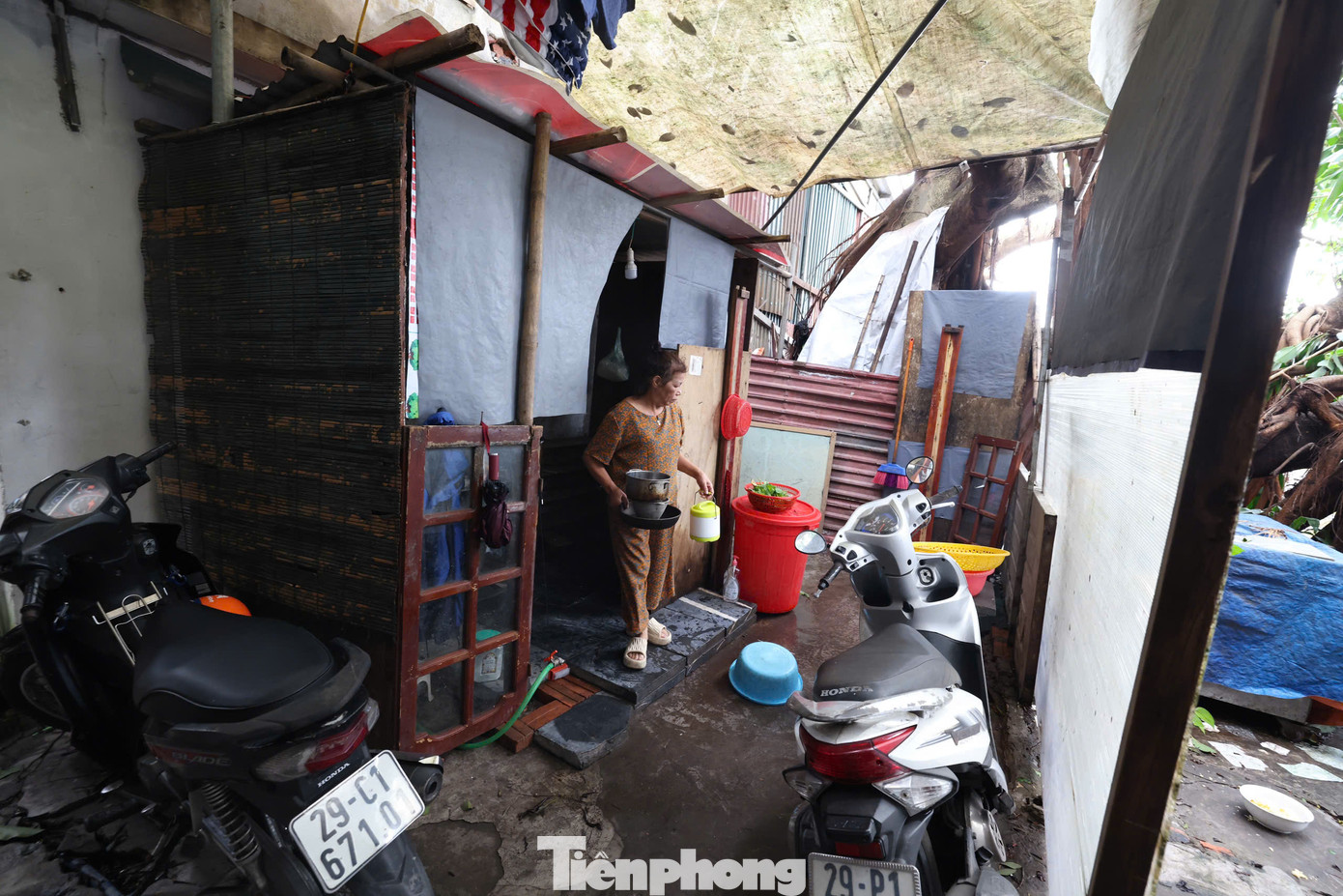 Đến thời điểm này, trên địa bàn phường Chương Dương, phường Phúc Tân đã di dời hàng chục hộ gia đình nằm trong khu vực nguy hiểm Trong đó chủ yếu là phường Chương Dương, địa bàn phường Phúc Tân chỉ có 1 trường hợp. Đến thời điểm này, trên địa bàn phường Chương Dương, phường Phúc Tân đã di dời hàng chục hộ gia đình nằm trong khu vực nguy hiểm Trong đó chủ yếu là phường Chương Dương, địa bàn phường Phúc Tân chỉ có 1 trường hợp.