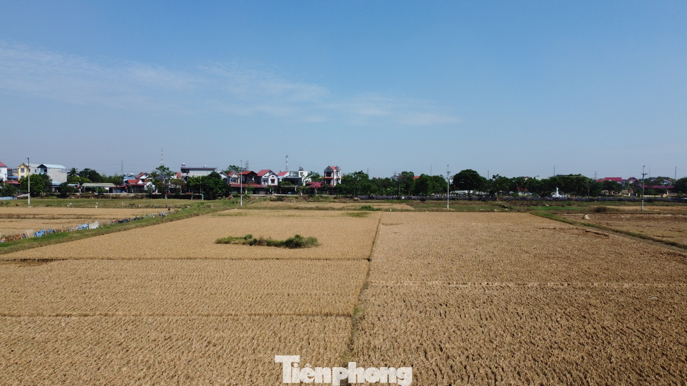 Trước đó, mực nước sông Cà Lồ, sông Cầu vượt mức báo động 3 khiến hàng trăm hộ dân tại xã Trung Giã ngập sâu 2-3 m. Cơ quan chức năng đã sơ tán người dân ra khỏi khu vực ngập. Trước đó, mực nước sông Cà Lồ, sông Cầu vượt mức báo động 3 khiến hàng trăm hộ dân tại xã Trung Giã ngập sâu 2-3 m. Cơ quan chức năng đã sơ tán người dân ra khỏi khu vực ngập.