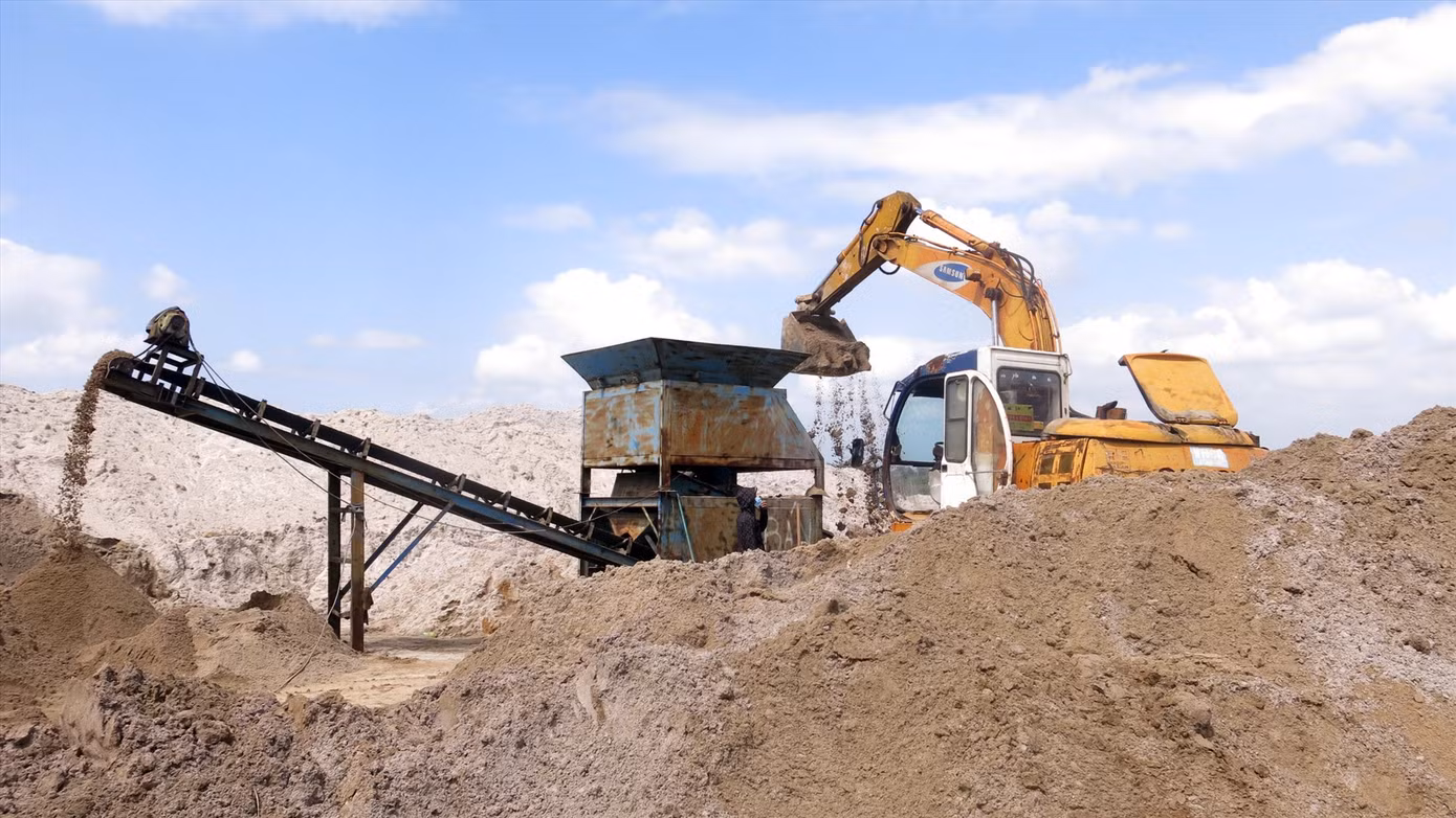 Hà Nội yêu cầu kiểm tra, giám sát việc thống kê, kiểm kê sản lượng khoáng sản khai thác thực tế tại các mỏ được áp dụng cơ chế đặc thù để cung cấp dự án đầu tư xây dựng đường Vành đai 4 - Vùng Thủ đô