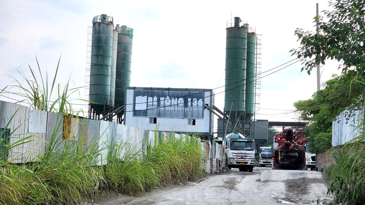 Lãnh đạo huyện Hoài Đức cho biết, hiện chính quyền đã đình chỉ 1 trạm và yêu cầu di dời trong tháng 1/2024, 1 trạm nữa đã cam kết, yêu cầu di dời trong tháng 3/2024