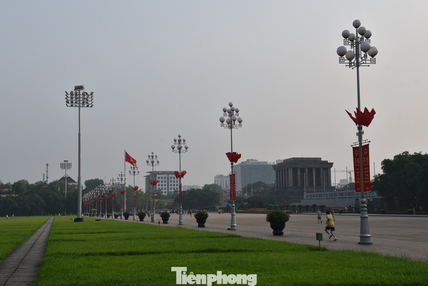 Hoạt động trang trí, tuyên truyền cổ động nhằm nêu bật ý nghĩa lịch sử, truyền thống cách mạng, lòng yêu nước, tự hào dân tộc
