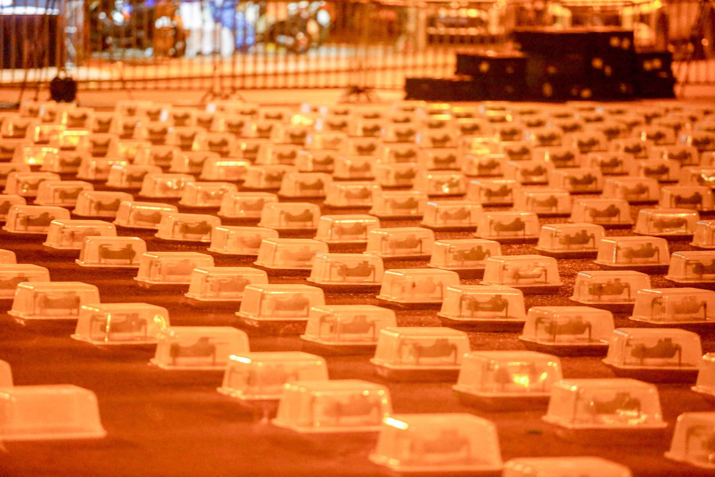 2.024 drone sẵn sàng cho màn trình diễn ánh sáng nghệ thuật độc đáo.