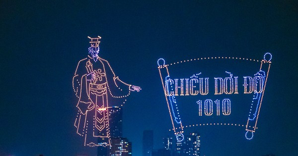 Màn trình diễn ánh sáng bằng drone đêm 30 Tết Nguyên đán Màn trình diễn ánh sáng bằng drone đêm 30 Tết Nguyên đán