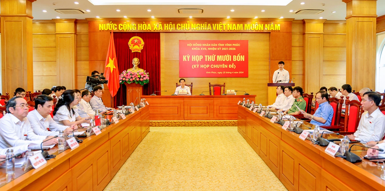 Kỳ họp của HĐND tỉnh Vĩnh Phúc sáng 25/4 (Ảnh: Thanh Nga) Kỳ họp của HĐND tỉnh Vĩnh Phúc sáng 25/4 (Ảnh: Thanh Nga)