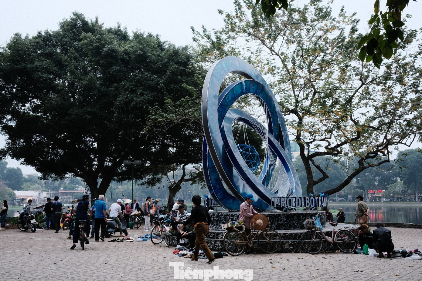 Khu vực quanh hồ Thiền Quang.