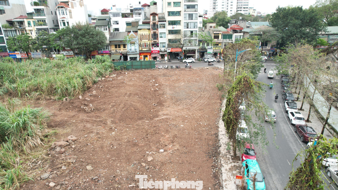 Theo UBND quận Hai Bà Trưng, đầu năm 2022, UBND quận đã phê duyệt báo cáo kinh tế - kỹ thuật đầu tư xây dựng công trình làm vườn hoa, cây xanh tại phần diện tích đất xen kẹt giữa đường Thi Sách kéo dài và dự án 94 Lò Đúc. Dự án nằm trên địa bàn phường Phạm Đình Hổ.