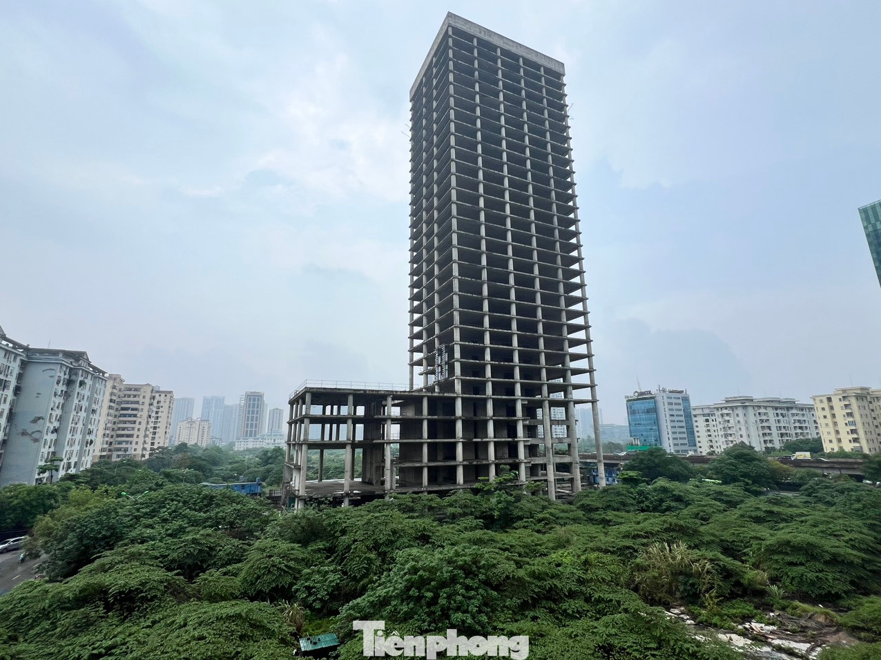 Dự án có quy mô đầu tư lên đến hơn 2.700 tỷ đồng, được khởi công từ năm 2010, cao 31 tầng nổi và 4 tầng hầm. Công trình hoàn thành phần thô vào năm 2015 nhưng bị bỏ hoang cho đến nay.