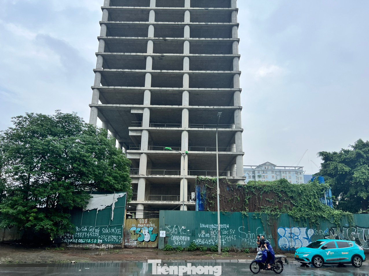 Nhiều năm qua, Vicem “vật vã” báo cáo các cơ quan chức năng, xin chuyển nhượng lại dự án để thoái vốn khỏi lĩnh vực không phải là nhiệm vụ sản xuất kinh doanh chính nhưng không thành.