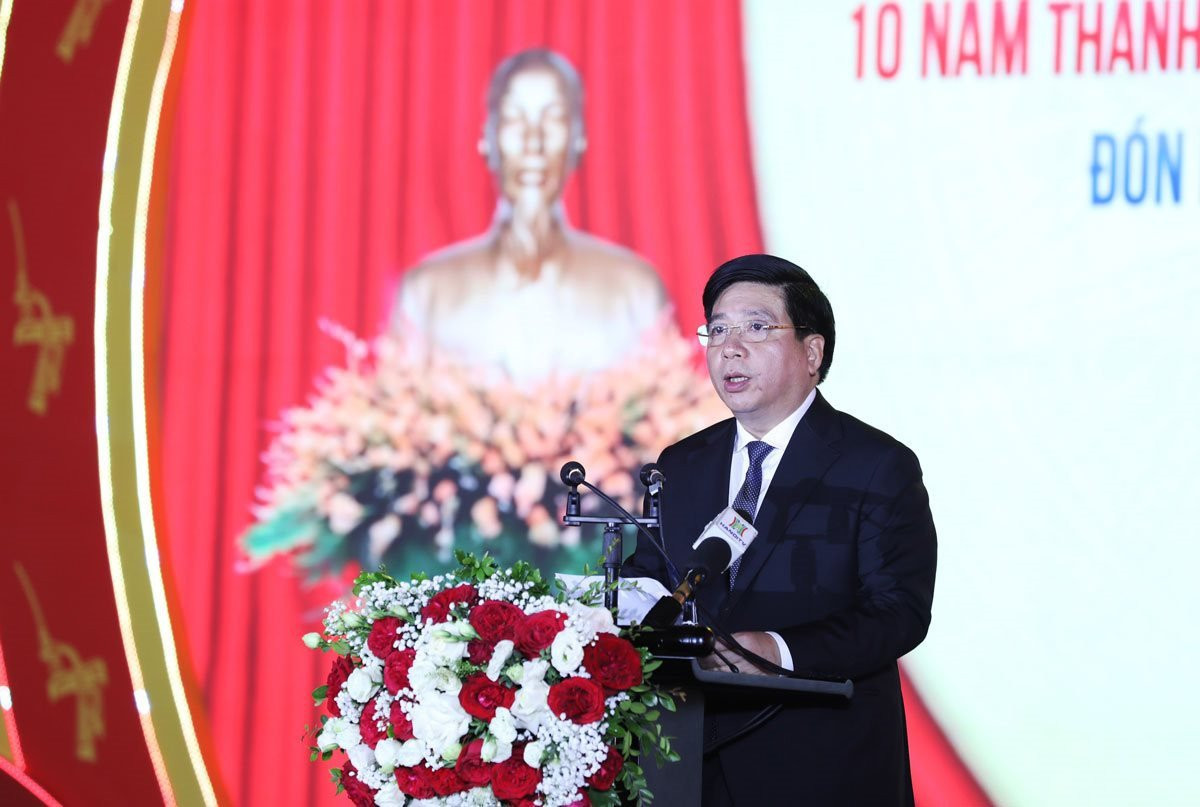 Chủ tịch UBND quận Bắc Từ Liêm Nguyễn Hữu Tuyên phát biểu tại buổi lễ