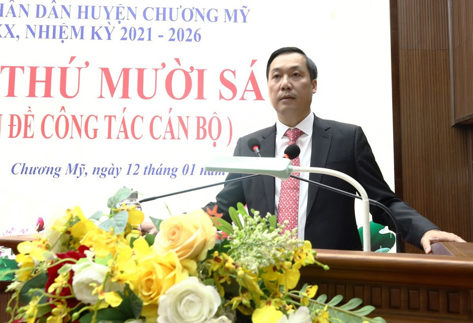 Ông Nguyễn Anh Đức đã được bầu giữ chức Chủ tịch UBND huyện Chương Mỹ phát biểu nhận nhiệm vụ tại kỳ họp