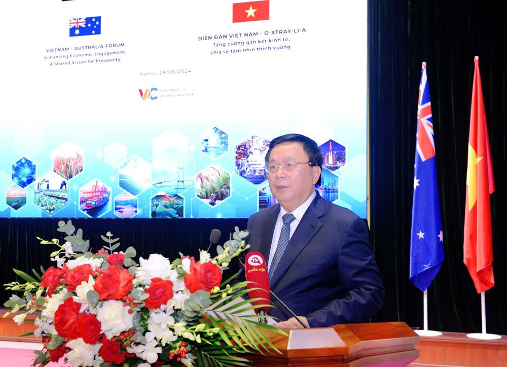 GS.TS Nguyễn Xuân Thắng, Giám đốc Học viện Chính trị quốc gia Hồ Chí Minh phát biểu tại diễn đàn. Ảnh: MT GS.TS Nguyễn Xuân Thắng, Giám đốc Học viện Chính trị quốc gia Hồ Chí Minh phát biểu tại diễn đàn. Ảnh: MT