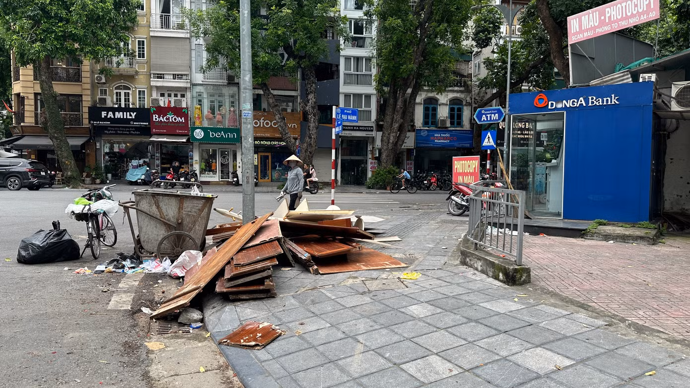 Cụ thể, quận Hai Bà Trưng thí điểm tại phường Phạm Đình Hổ; quận Ba Đình tại phường Nguyễn Trung Trực; quận Nam Từ Liêm áp dụng tại 2 phường Phú Đô, Cầu Diễn; quận Đống Đa tại phường Nam Đồng. Riêng quận Hoàn Kiếm do đã có nền tảng từ trước nên sẽ thí điểm ở cả 18 phường.