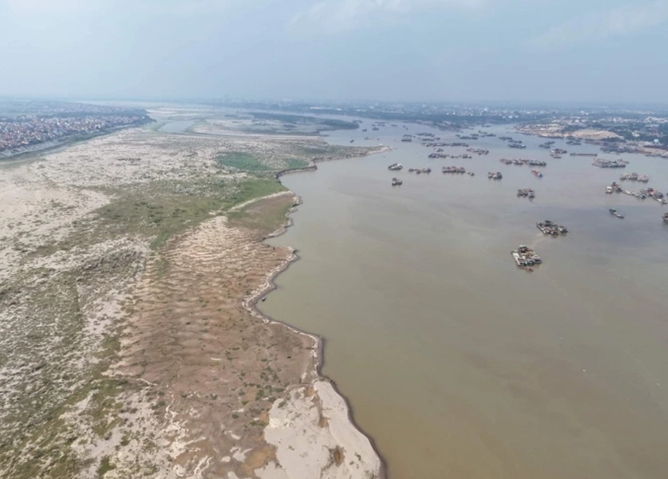 Mỏ cát đấu giá. Mỏ cát đấu giá.