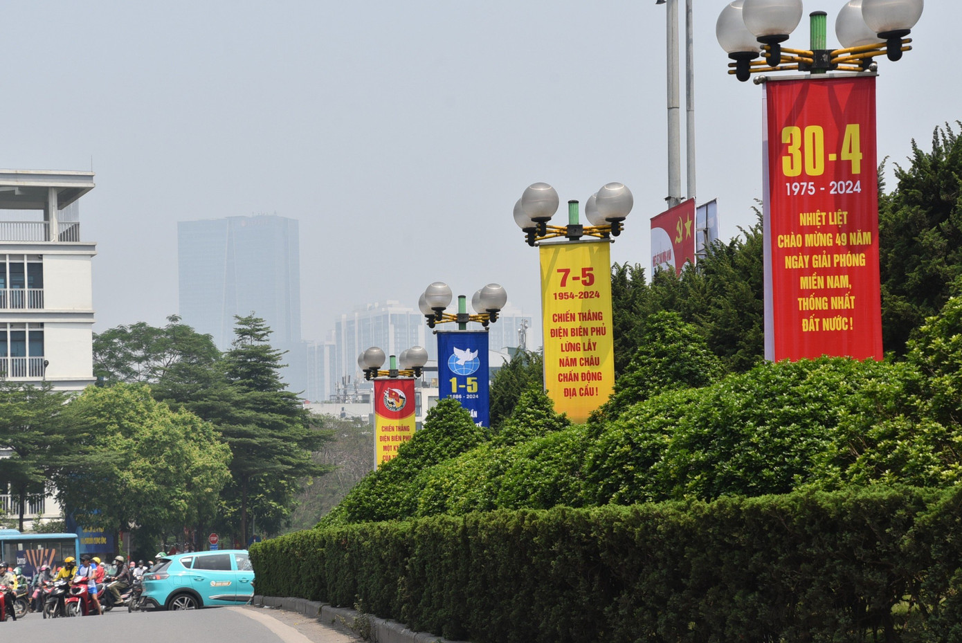 Ảnh trên đường Xã Đàn (quận Đống Đa)