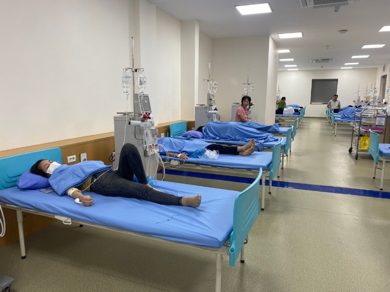 Công nhân điều trị tại bệnh viện chiều 14/5