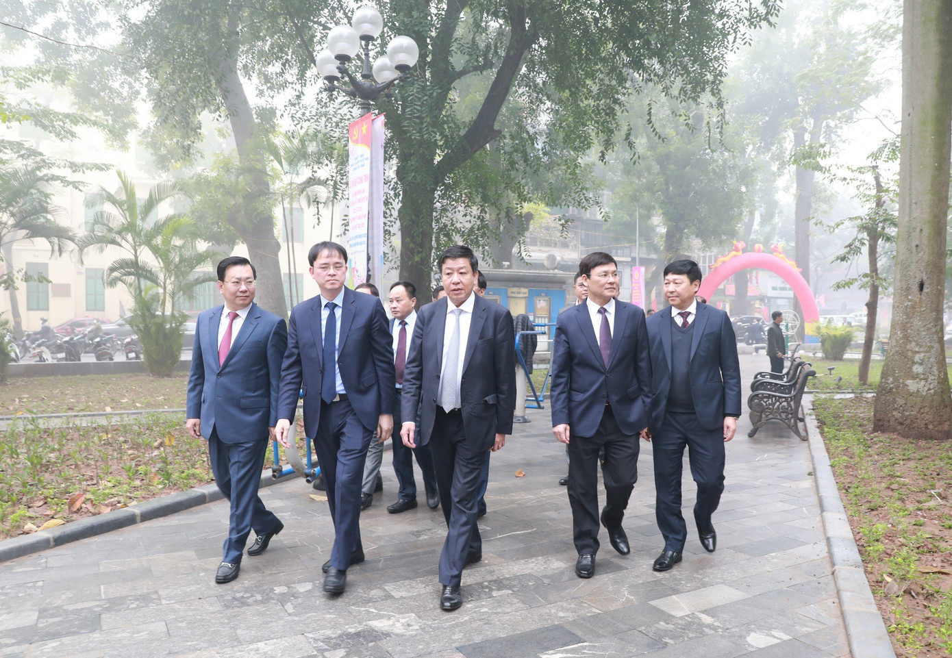 Lãnh đạo thành phố tham quan vườn hoa YecXanh Lãnh đạo thành phố tham quan vườn hoa YecXanh