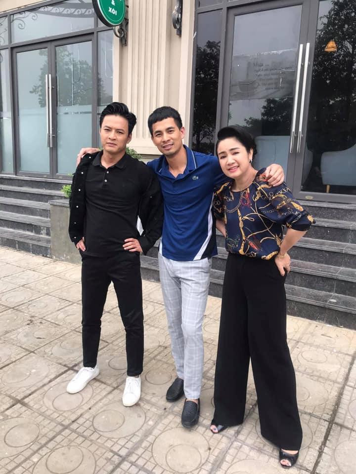 Ảnh hậu trường chứng tỏ ngoài đời NSND Thu Hà rất "quậy" Ảnh hậu trường chứng tỏ ngoài đời NSND Thu Hà rất "quậy"