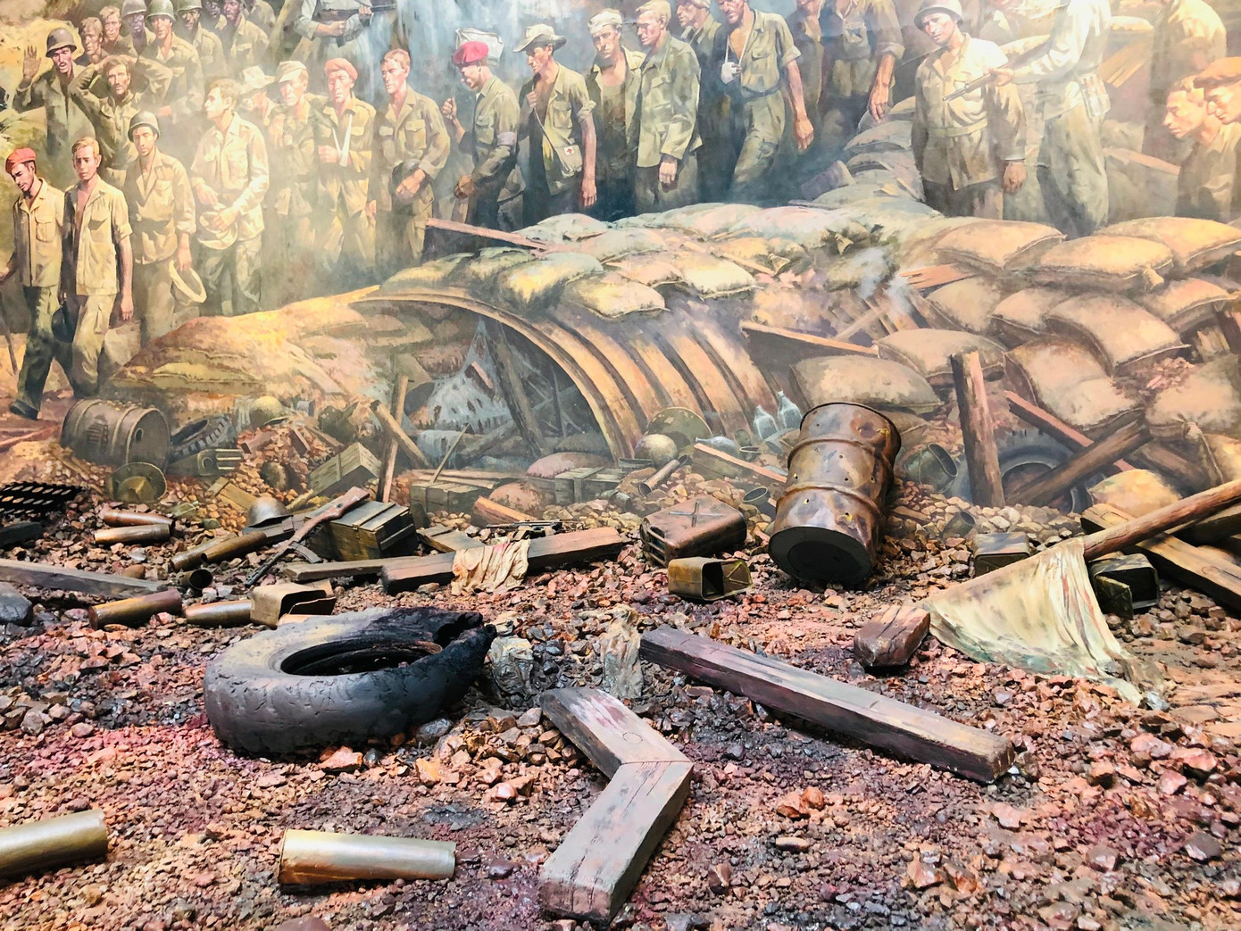 Một góc trường đoạn "Chiến thắng" của ta khi quân Pháp đầu hàng tại chiến trường Điện Biên Phủ