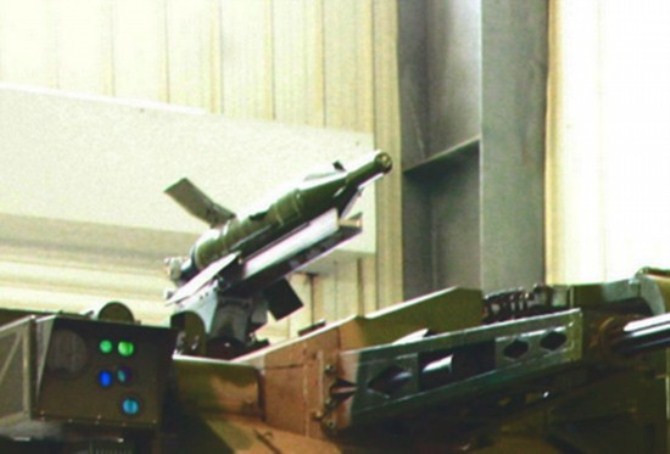 Trạm điều khiển mới sẽ khắc phục được nhược điểm của những tên lửa chống tăng. Vì trước đây Red Arrow-73 thường gặp một số vấn đề như khi bắn kẻ địch không may đầu đạn sẽ phát nổ và gây thiệt hại cho chính phi đội.. Trạm điều khiển mới sẽ khắc phục được nhược điểm của những tên lửa chống tăng. Vì trước đây Red Arrow-73 thường gặp một số vấn đề như khi bắn kẻ địch không may đầu đạn sẽ phát nổ và gây thiệt hại cho chính phi đội.