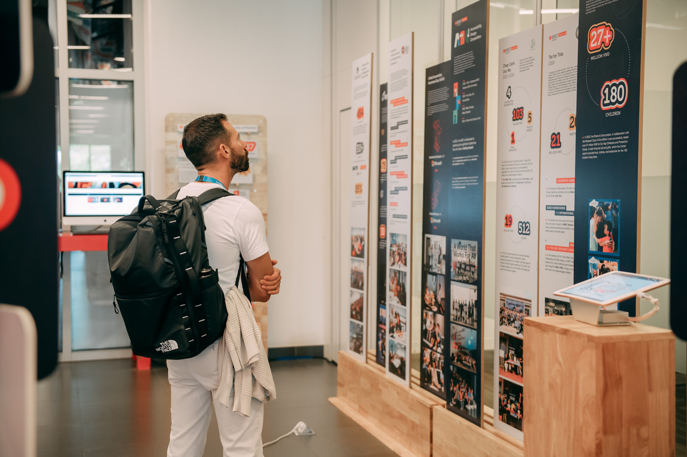 Triển lãm Liên hoan Kiến tạo tác động xã hội. Triển lãm giới thiệu các sáng kiến tác động xã hội đa dạng tại RMIT Việt Nam. Triển lãm Liên hoan Kiến tạo tác động xã hội. Triển lãm giới thiệu các sáng kiến tác động xã hội đa dạng tại RMIT Việt Nam.