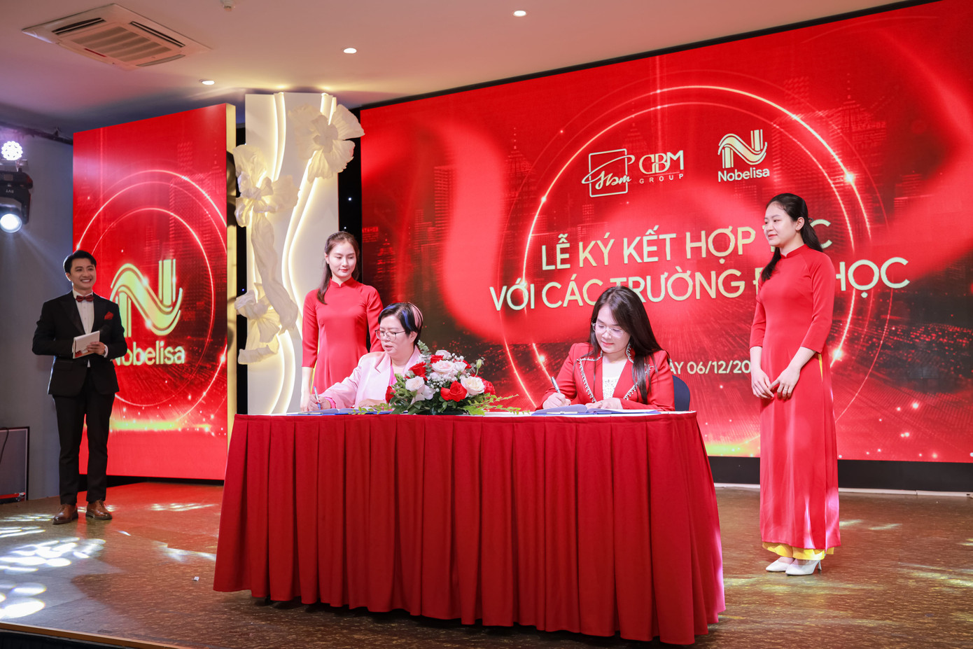 GBM Group cũng ký kết hợp tác với nhiều trường Đại học. Trong ảnh là lễ ký kết giữa bà Nguyễn Mến - Chủ tịch HĐQT GBM Group với Tiến sĩ Nguyễn Thu Thuỷ - Đại diện Trường Khoa học Liên ngành và Nghệ thuật (SIS) - Đại học Quốc gia Hà Nội. GBM Group cũng ký kết hợp tác với nhiều trường Đại học. Trong ảnh là lễ ký kết giữa bà Nguyễn Mến - Chủ tịch HĐQT GBM Group với Tiến sĩ Nguyễn Thu Thuỷ - Đại diện Trường Khoa học Liên ngành và Nghệ thuật (SIS) - Đại học Quốc gia Hà Nội.