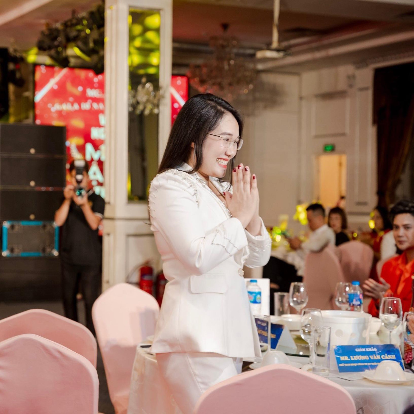 Doanh nhân, tác giả, diễn giả Nguyễn Mến. Doanh nhân, tác giả, diễn giả Nguyễn Mến.