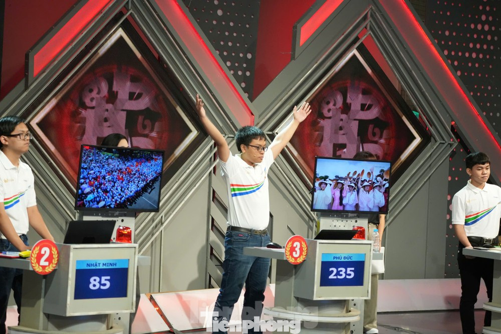Võ Quang Phú Đức sau vòng thi Tăng tốc Chung kết Đường lên đỉnh Olympia năm thứ 24. Ảnh: Mạnh Thắng Võ Quang Phú Đức sau vòng thi Tăng tốc Chung kết Đường lên đỉnh Olympia năm thứ 24. Ảnh: Mạnh Thắng