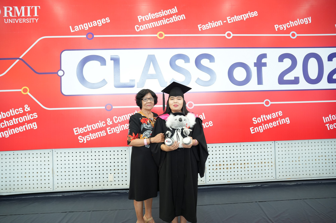 Nhi và mẹ. Nhi và mẹ.